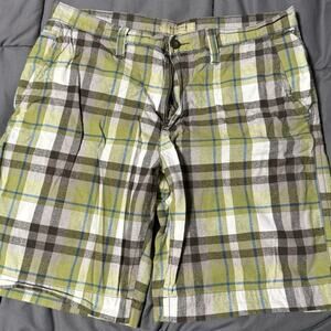 Sonoma Shorts Men's 34 Green Plaid Chino Flat Front Cotton Casual